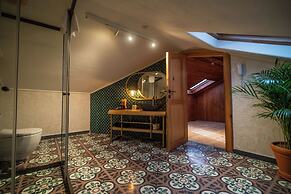 Belmondo Suites Old Town