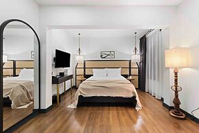 Belmondo Suites Old Town