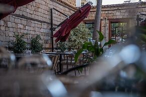 Belmondo Suites Old Town