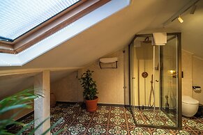 Belmondo Suites Old Town