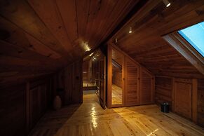 Belmondo Suites Old Town