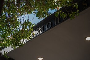 Belmondo Suites Old Town