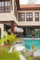 Belmondo Suites Old Town