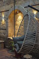 Belmondo Suites Old Town