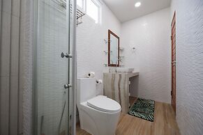 Pearl Seaview Villa with Private Gym