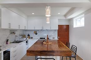 Pearl Seaview Villa with Private Gym