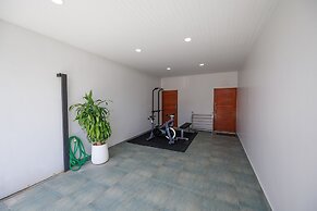 Pearl Seaview Villa with Private Gym