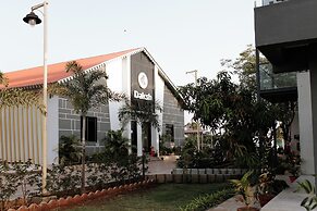 Daksh Eden Greenz -A Luxury Resort