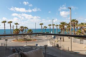 Stylish & Cozy Seaview Vacation APT