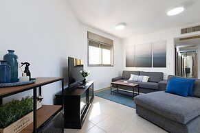 Stylish & Cozy Seaview Vacation APT