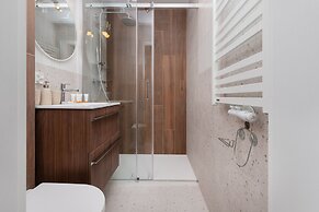 Cozy Pastel Studio in Gdańsk by Renters