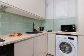 Cozy Pastel Studio in Gdańsk by Renters