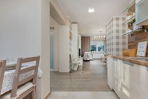 Soft Beige Raniuszka by Renters