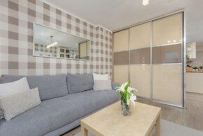 Soft Beige Raniuszka by Renters