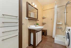 Soft Beige Raniuszka by Renters