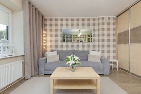 Soft Beige Raniuszka by Renters