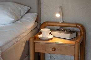 Soft Beige Raniuszka by Renters