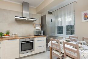 Soft Beige Raniuszka by Renters