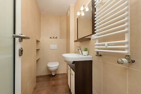 Soft Beige Raniuszka by Renters