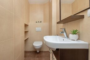 Soft Beige Raniuszka by Renters