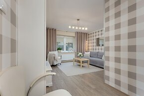 Soft Beige Raniuszka by Renters