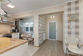 Soft Beige Raniuszka by Renters