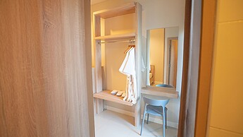 B2 Korat Night Market Boutique