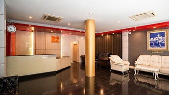 B2 Korat Night Market Boutique