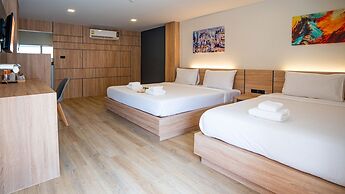 B2 Korat Night Market Boutique