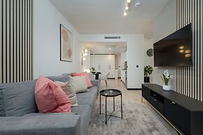 Elegant Apartment in Wroclaw by Renters