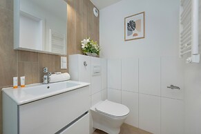 Elegant Studio in Wroclaw by Renters