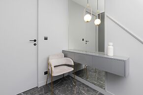 Luxurious Apartment in Gdynia by Renters