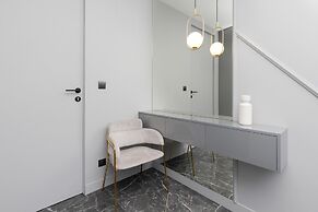 Luxurious Apartment in Gdynia by Renters