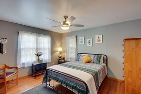 Missouri Escape w/ Furnished Patio, Near Downtown!