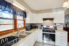 Missouri Escape w/ Furnished Patio, Near Downtown!