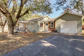 Missouri Escape w/ Furnished Patio, Near Downtown!