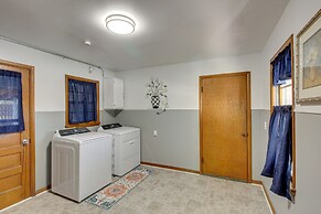 Missouri Escape w/ Furnished Patio, Near Downtown!