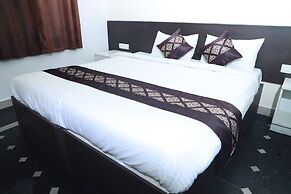 Urban Stay Chairmen Hotel