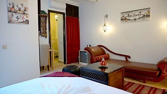 Riad Kalé Polis