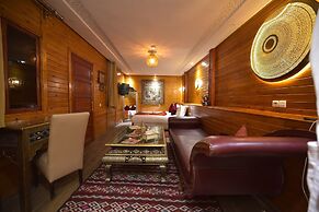 Riad Kalé Polis