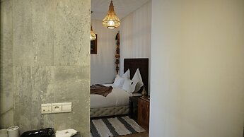 Riad Kalé Polis