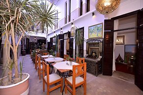 Riad Kalé Polis