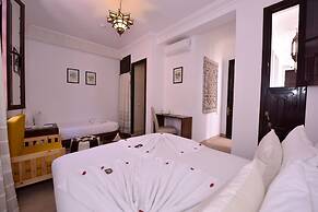 Riad Kalé Polis