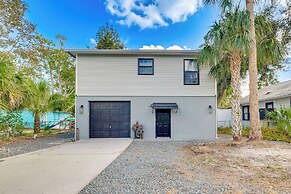 Spring Hill Home on Canal: Boat Dock & Pool Table!