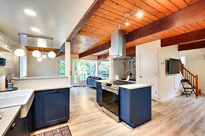Modern Oregon Getaway w/ Fireplace, Yard & Deck