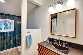 Modern Oregon Getaway w/ Fireplace, Yard & Deck