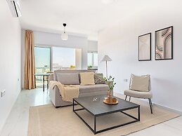Sanders Cruise - Brand New 1-bdr Apt With Balcony