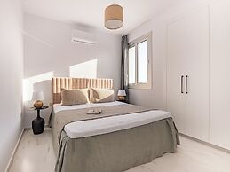 Sanders Cruise - Brand New 1-bdr Apt With Balcony