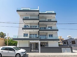 Sanders Cruise - Elegant Studio Apt With Balcony