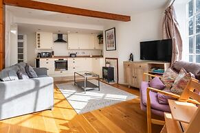 Bright & Quirky 3BD Home - Wellington Terrace!